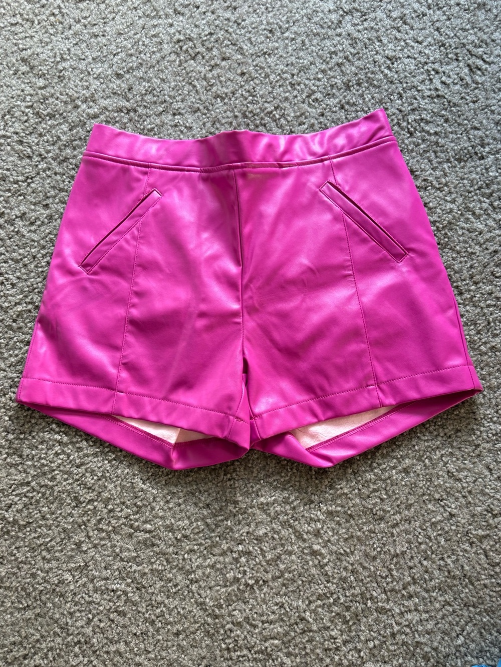 High-Rise Bublegum Pink Vegan Leather Women’s Elastic Shorts M